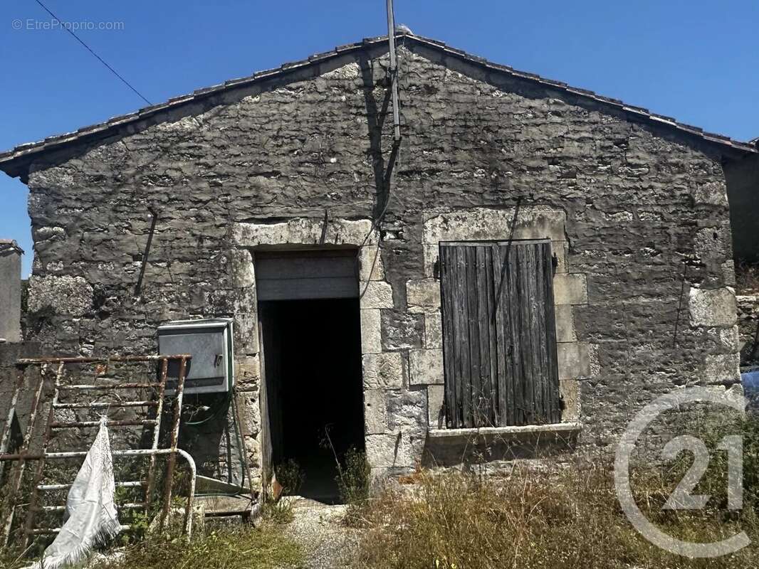 Maison à LOUBILLE