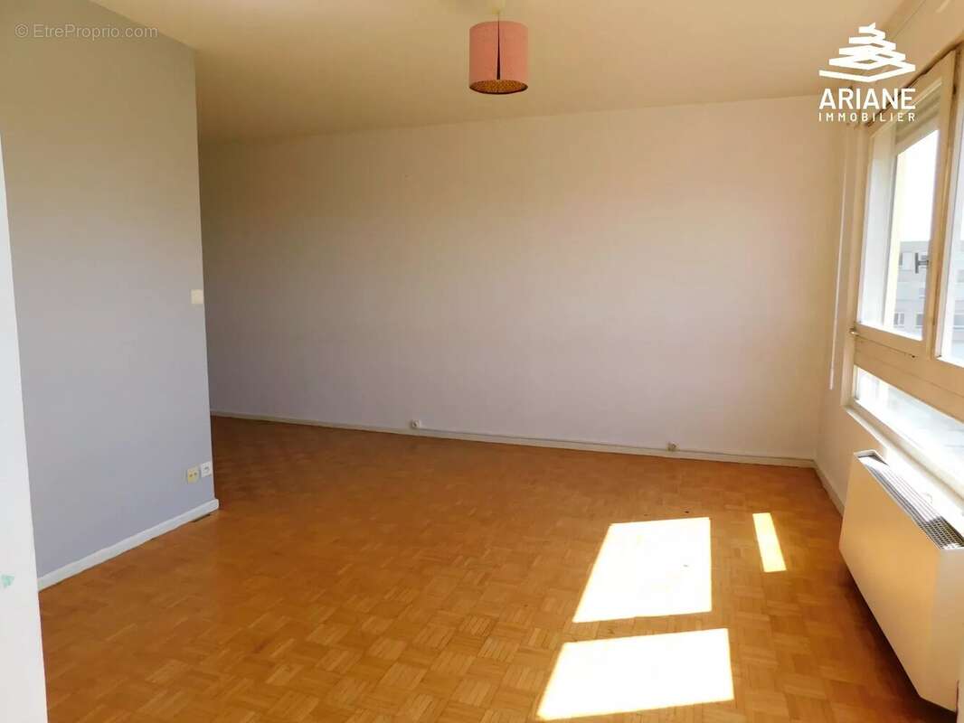 Appartement à OULLINS