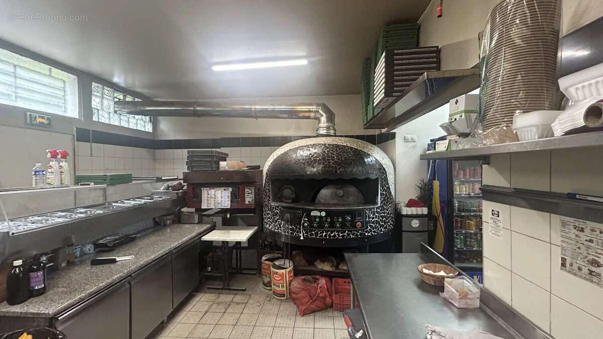 Commerce à AUBERGENVILLE