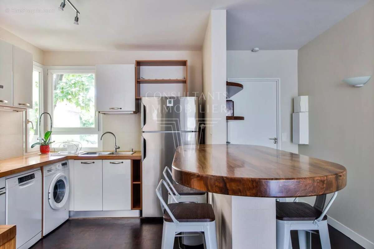 Appartement à NEUILLY-SUR-SEINE