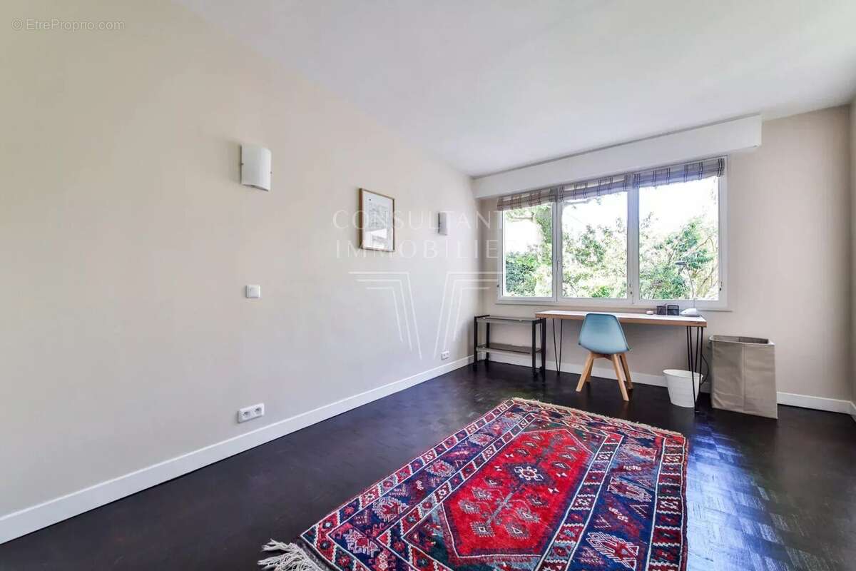 Appartement à NEUILLY-SUR-SEINE