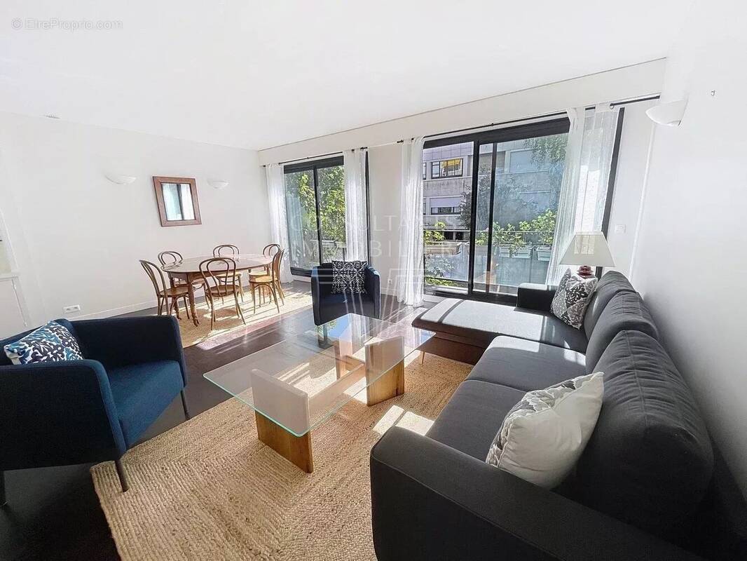 Appartement à NEUILLY-SUR-SEINE