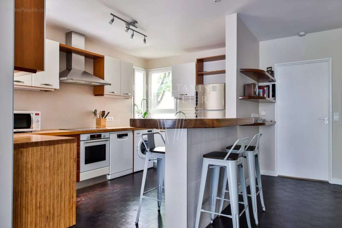 Appartement à NEUILLY-SUR-SEINE
