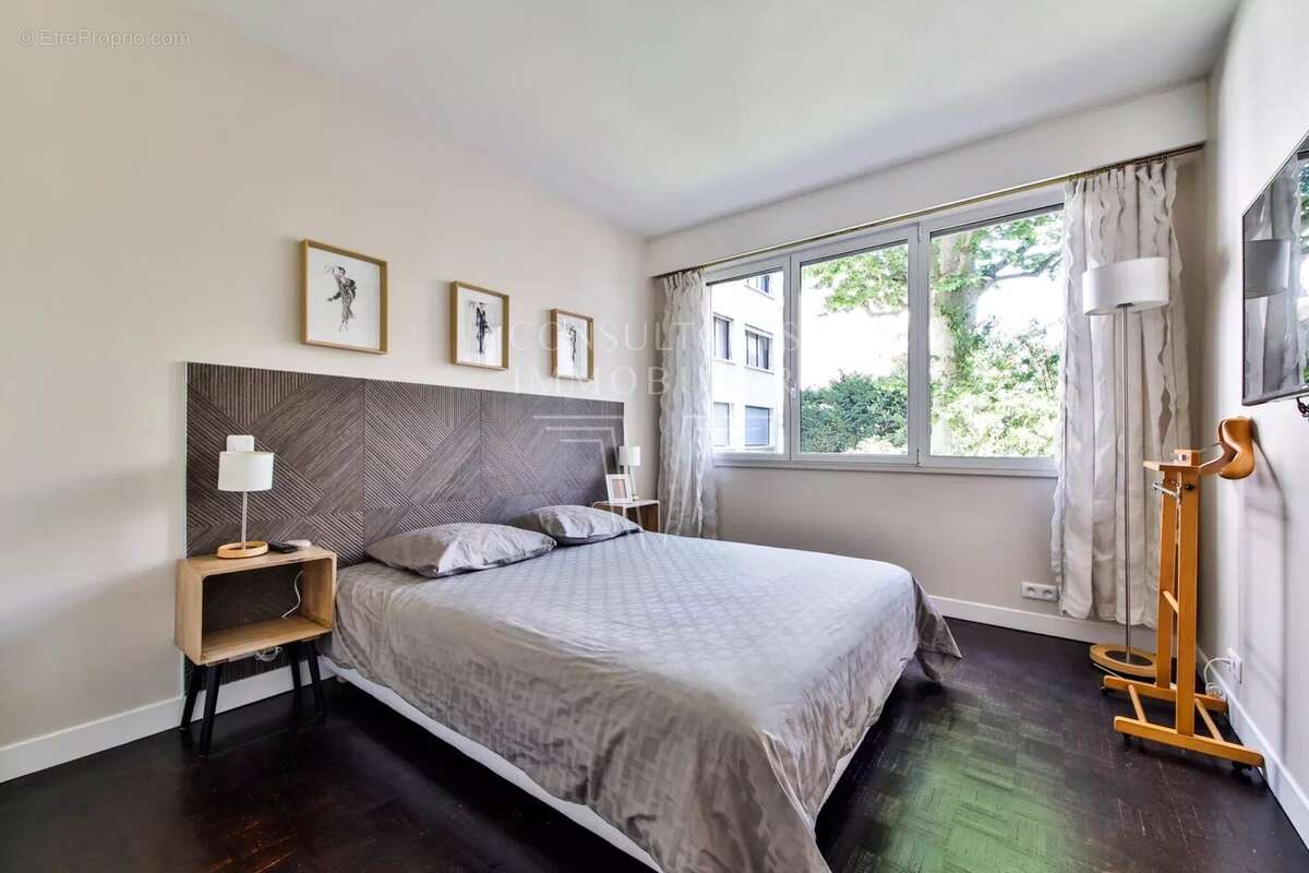 Appartement à NEUILLY-SUR-SEINE