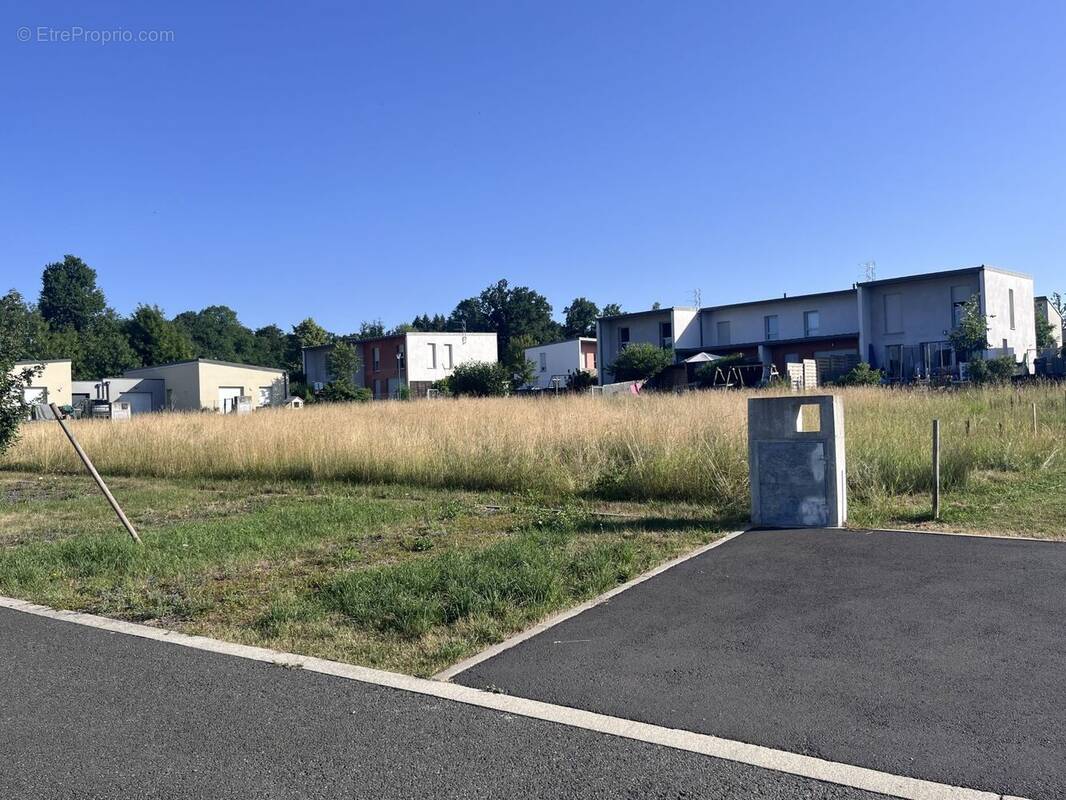 Terrain à NAUCELLES