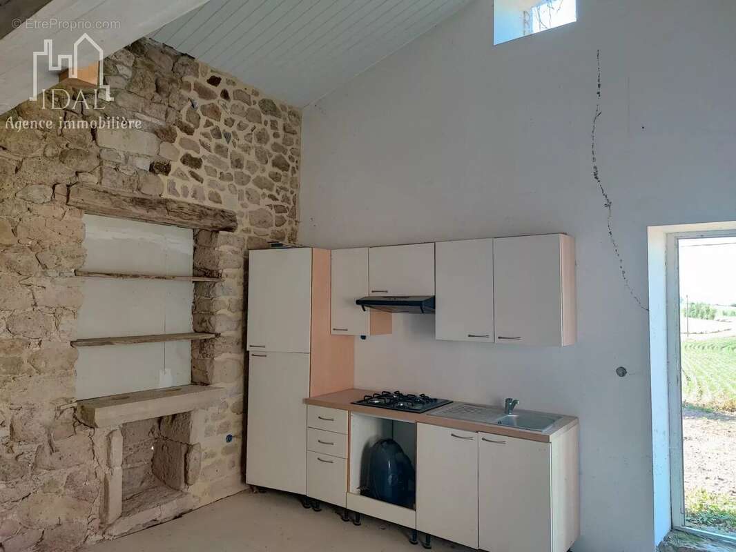 Maison à LES COSTES-GOZON