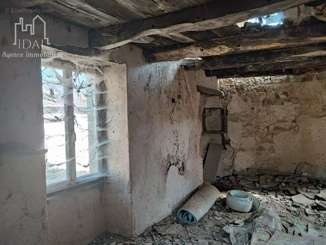 Maison à LES COSTES-GOZON