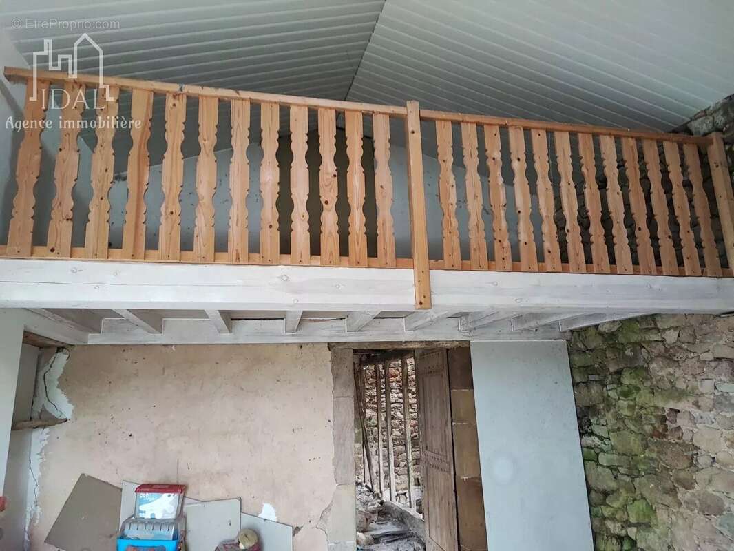 Maison à LES COSTES-GOZON