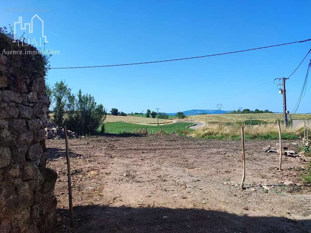 Maison à LES COSTES-GOZON