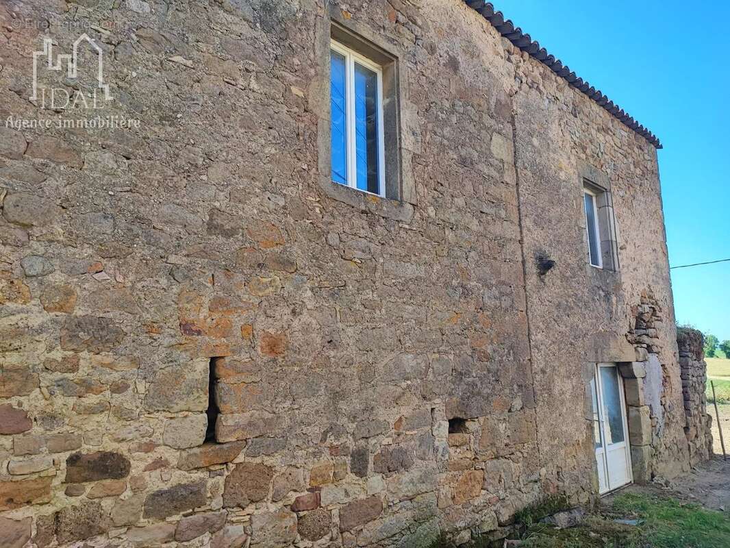 Maison à LES COSTES-GOZON