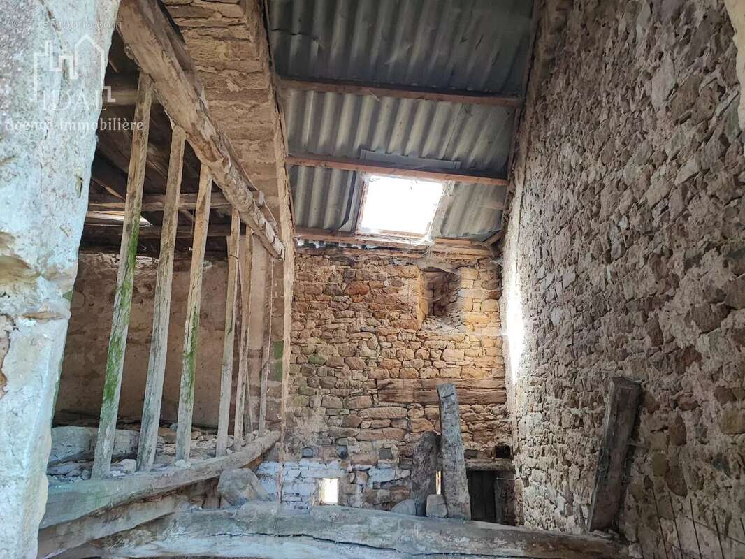 Maison à LES COSTES-GOZON