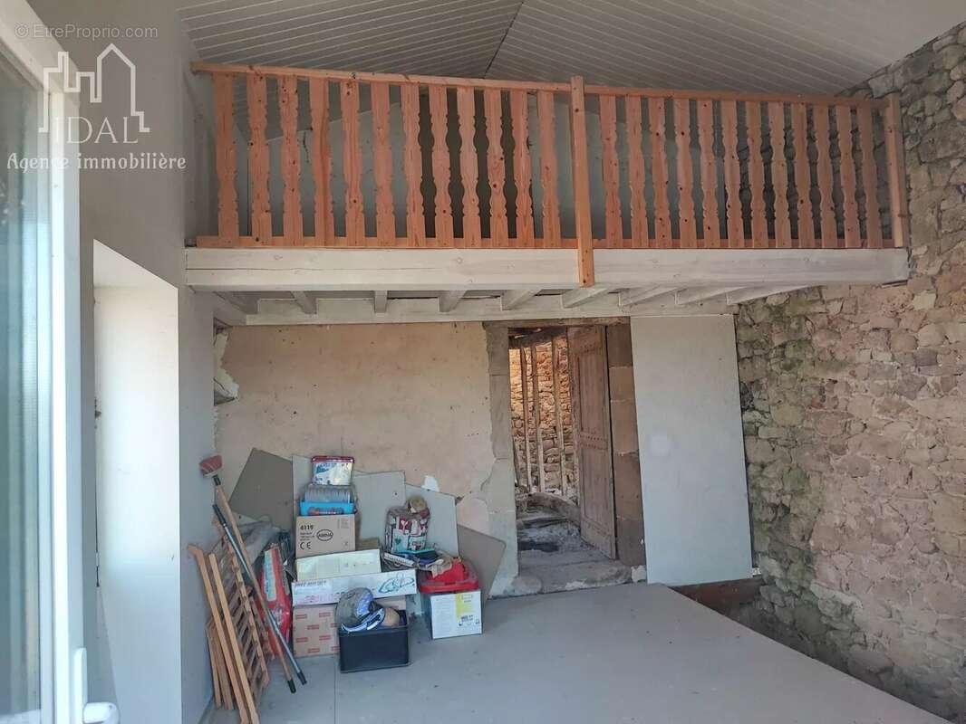 Maison à LES COSTES-GOZON