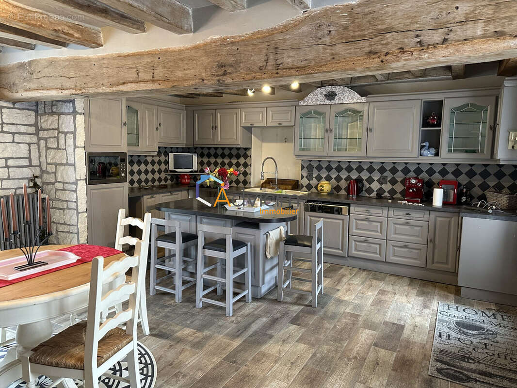 Maison à REMAUVILLE