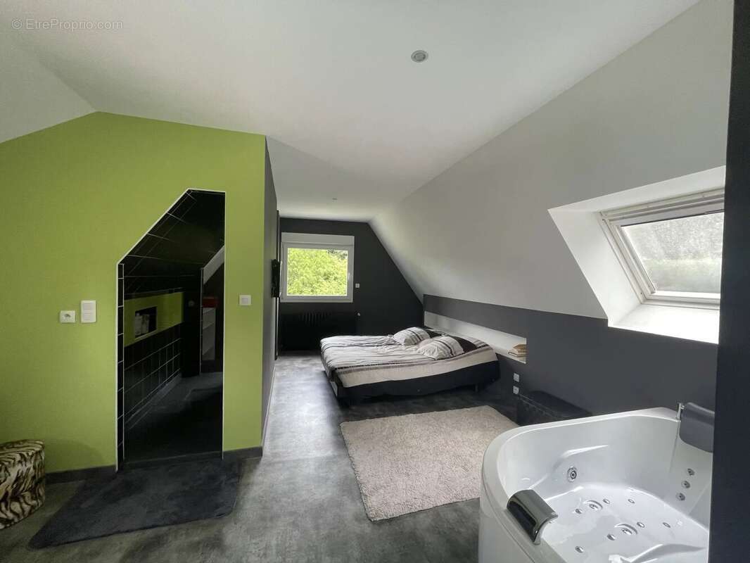 Maison à SAINT-JEAN-BREVELAY