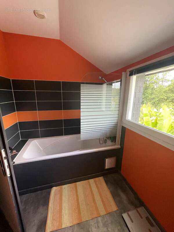 Maison à SAINT-JEAN-BREVELAY