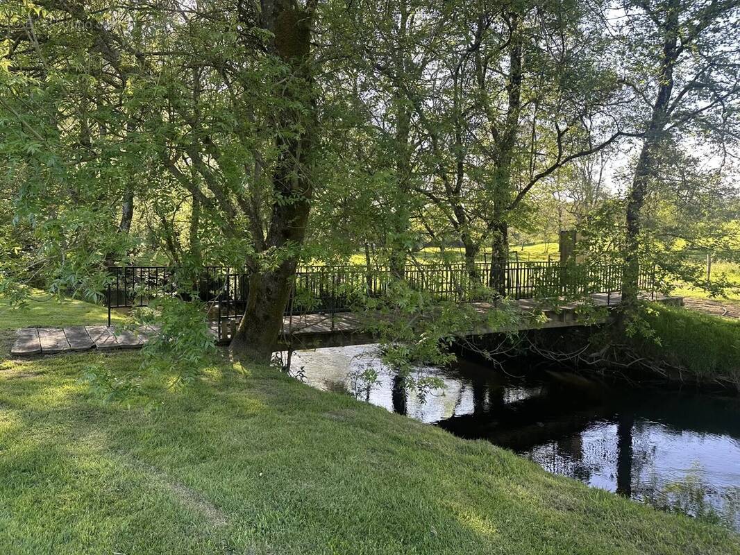 Maison à SAINT-JEAN-BREVELAY