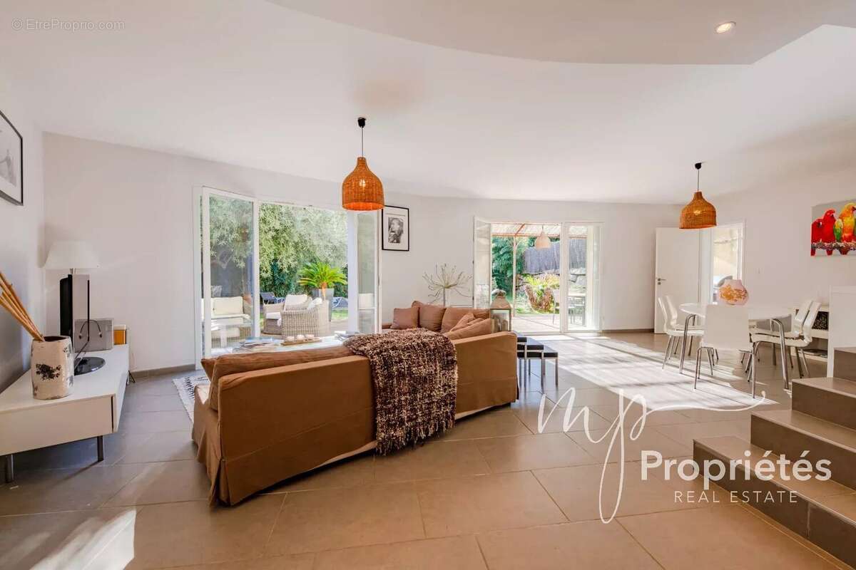 Maison à RAYOL-CANADEL-SUR-MER