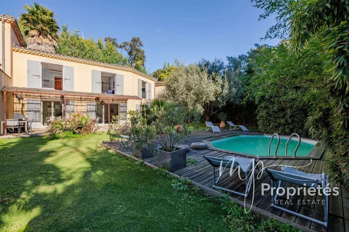 Maison à RAYOL-CANADEL-SUR-MER