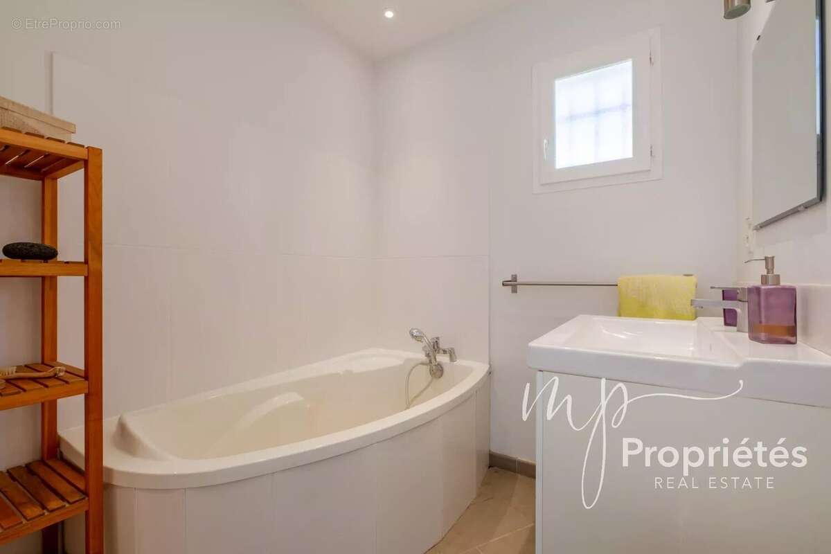 Maison à RAYOL-CANADEL-SUR-MER