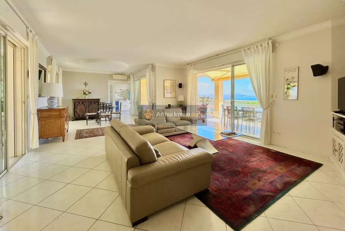 Maison à LES ISSAMBRES