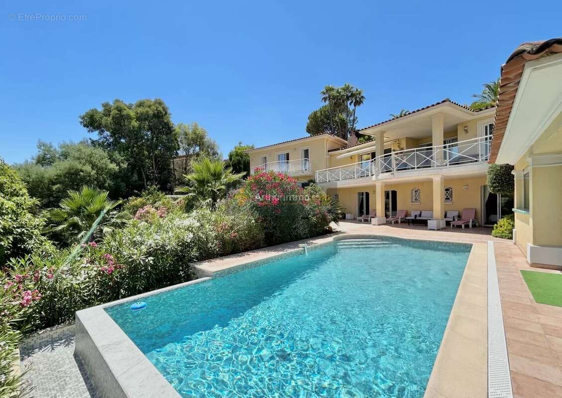 Maison à LES ISSAMBRES