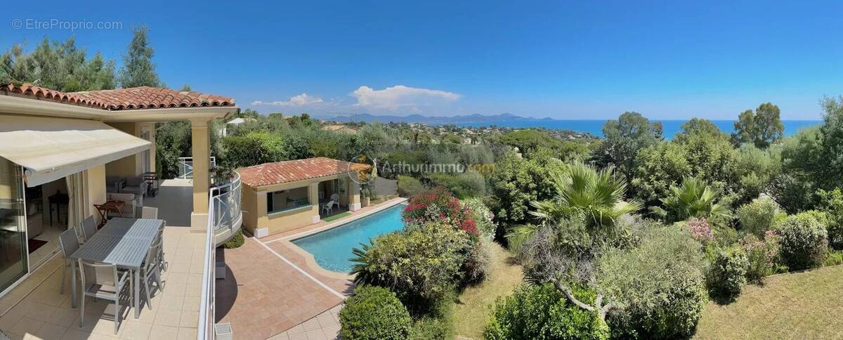Maison à ROQUEBRUNE-SUR-ARGENS