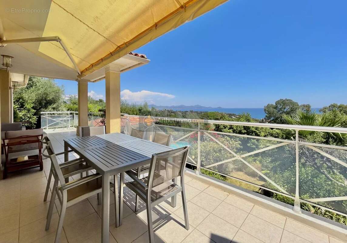 Maison à ROQUEBRUNE-SUR-ARGENS