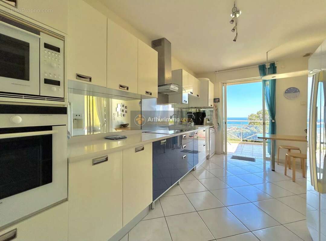 Maison à ROQUEBRUNE-SUR-ARGENS