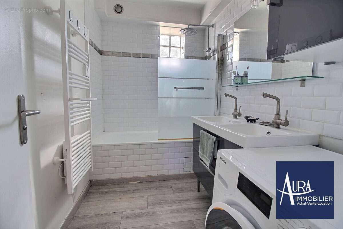 0_0006 - Appartement à LES LILAS