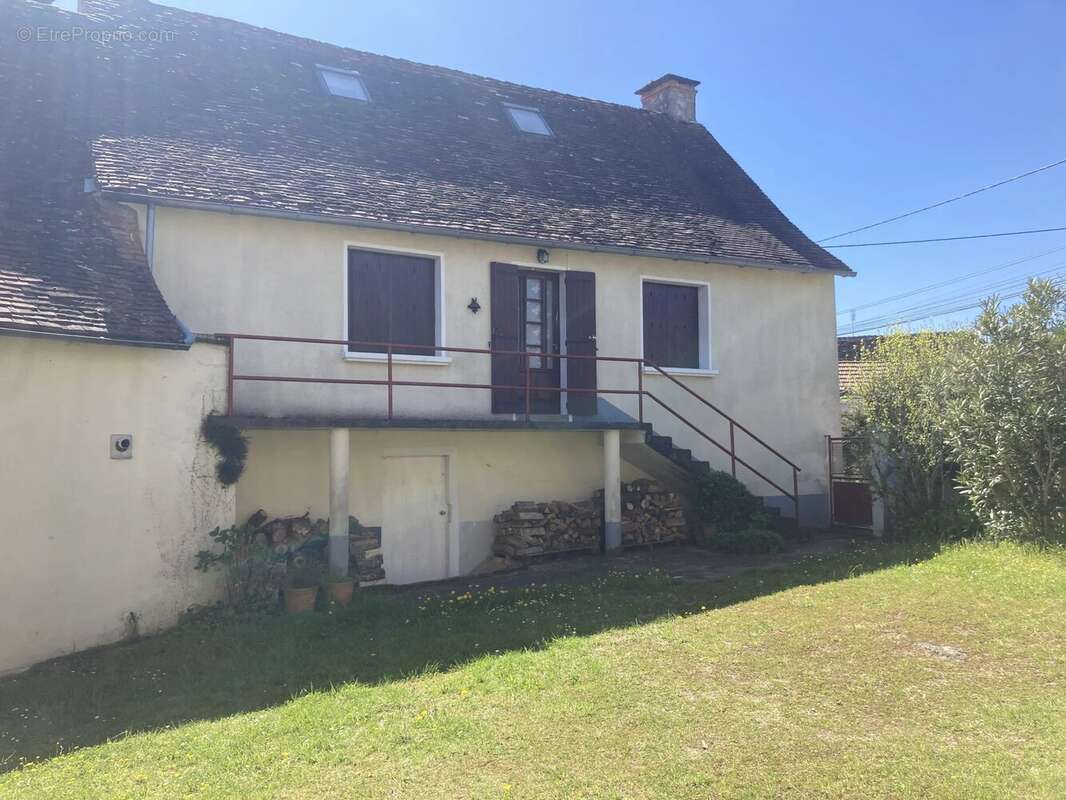 Maison à CORGNAC-SUR-L&#039;ISLE