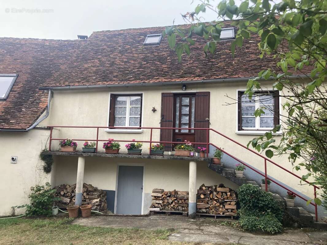 Maison à CORGNAC-SUR-L&#039;ISLE