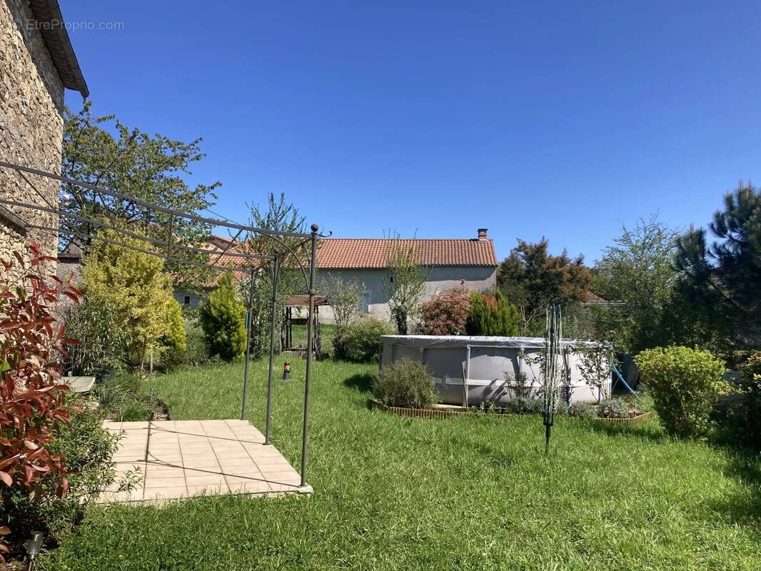 Maison à CORGNAC-SUR-L&#039;ISLE