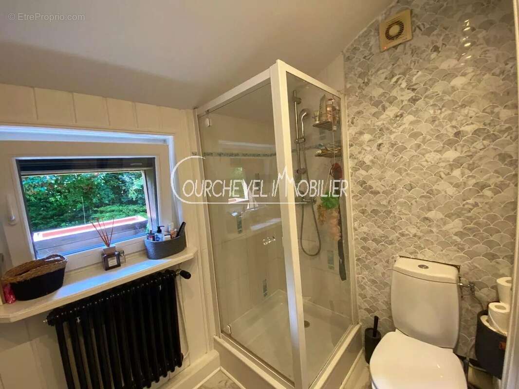 Maison à LA PERRIERE