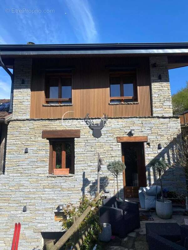 Maison à LA PERRIERE