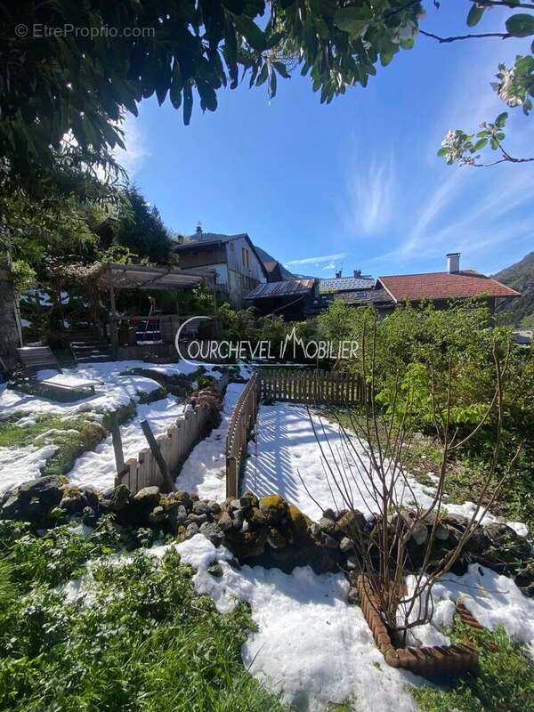 Maison à LA PERRIERE