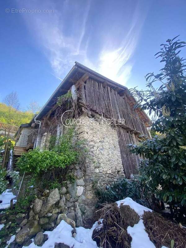 Maison à LA PERRIERE