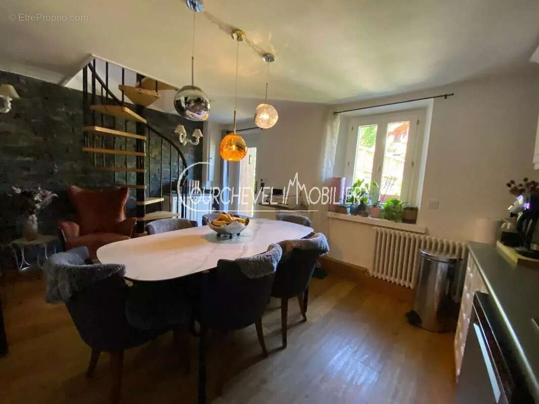 Maison à LA PERRIERE