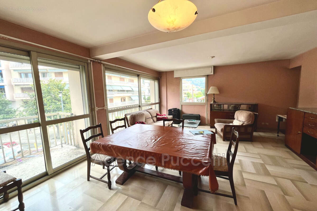 Appartement à VENCE