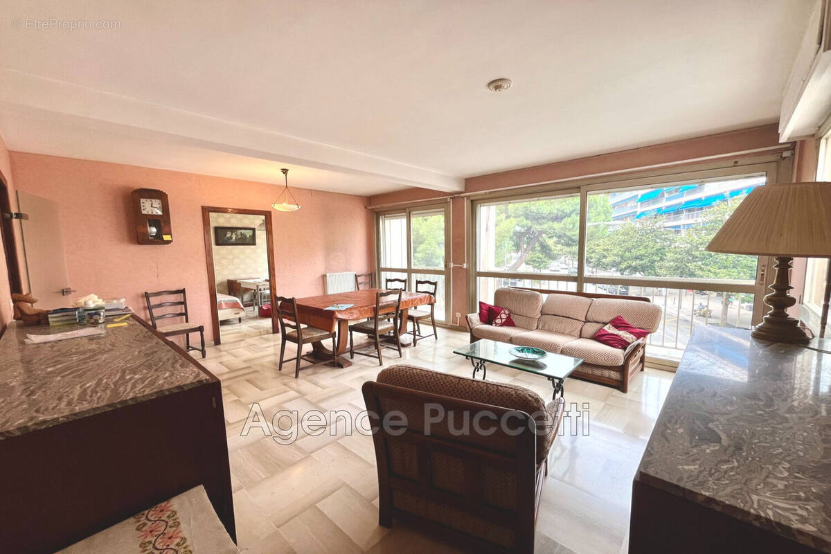 Appartement à VENCE