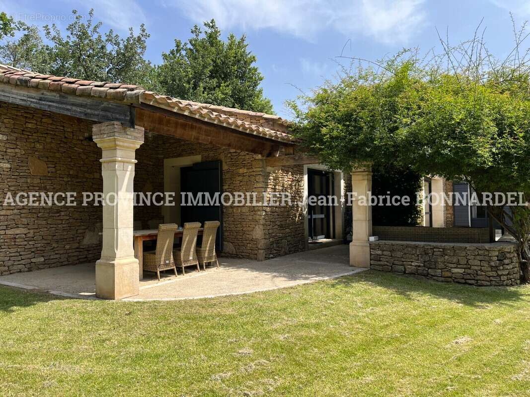 Maison à SUZE-LA-ROUSSE