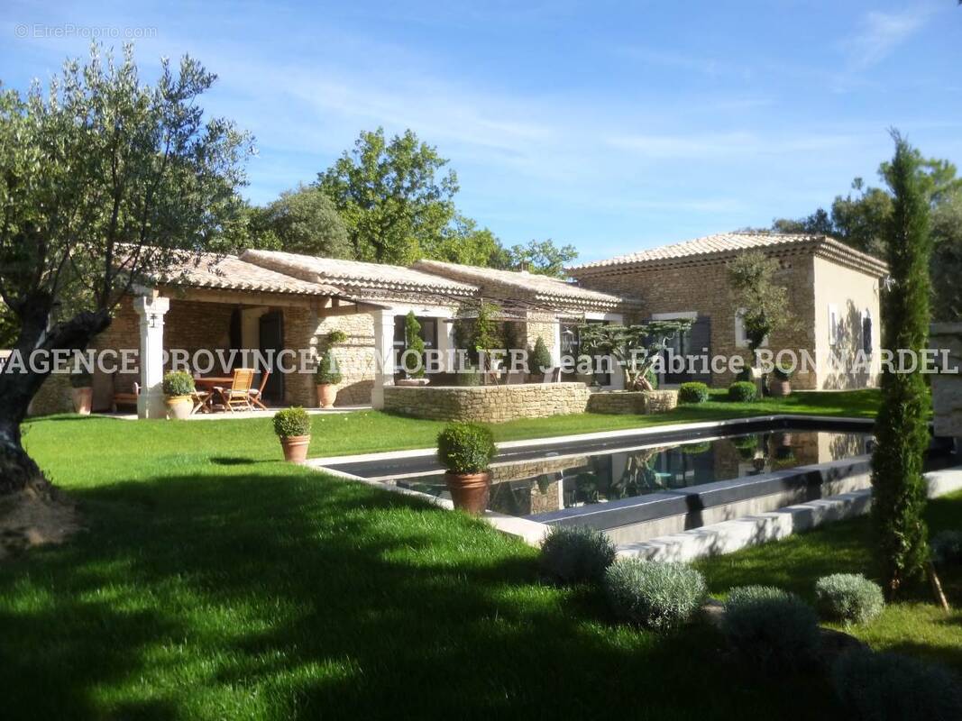 Maison à SUZE-LA-ROUSSE