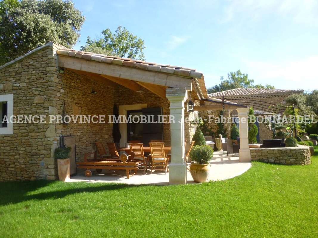 Maison à SUZE-LA-ROUSSE