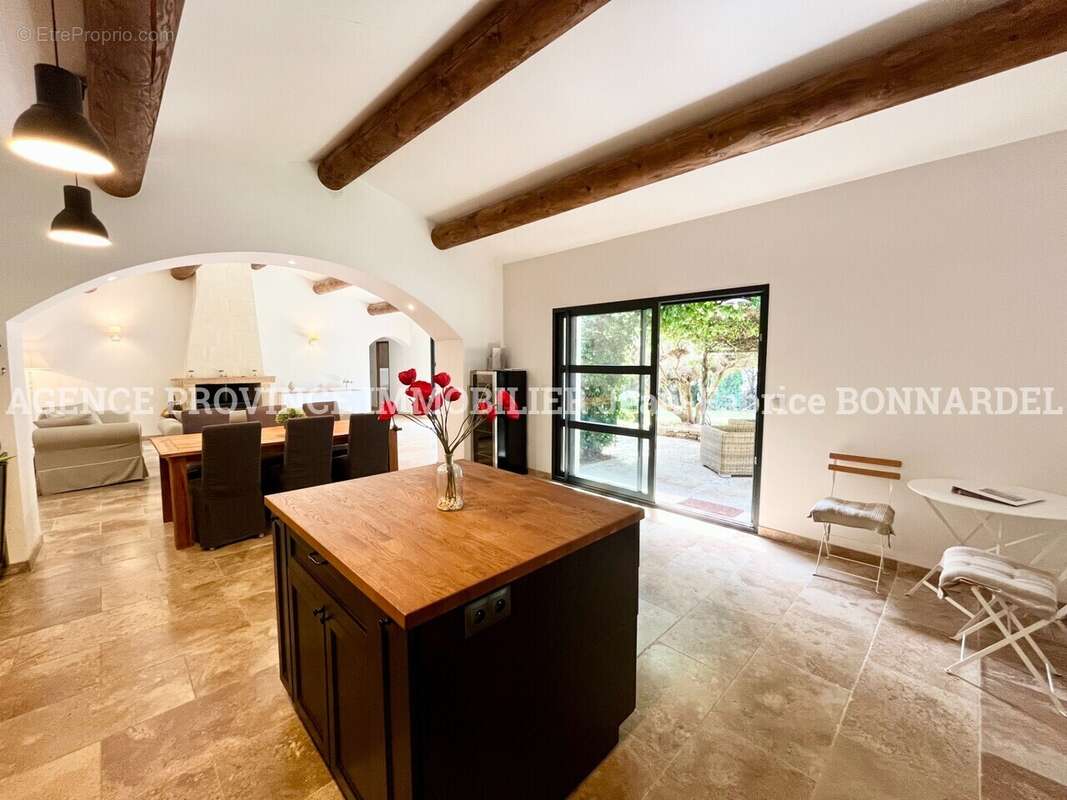 Maison à SUZE-LA-ROUSSE