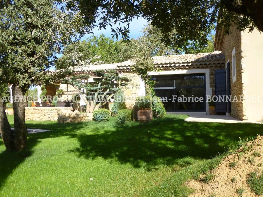 Maison à SUZE-LA-ROUSSE