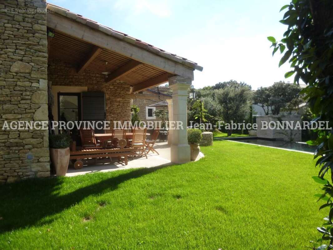 Maison à SUZE-LA-ROUSSE