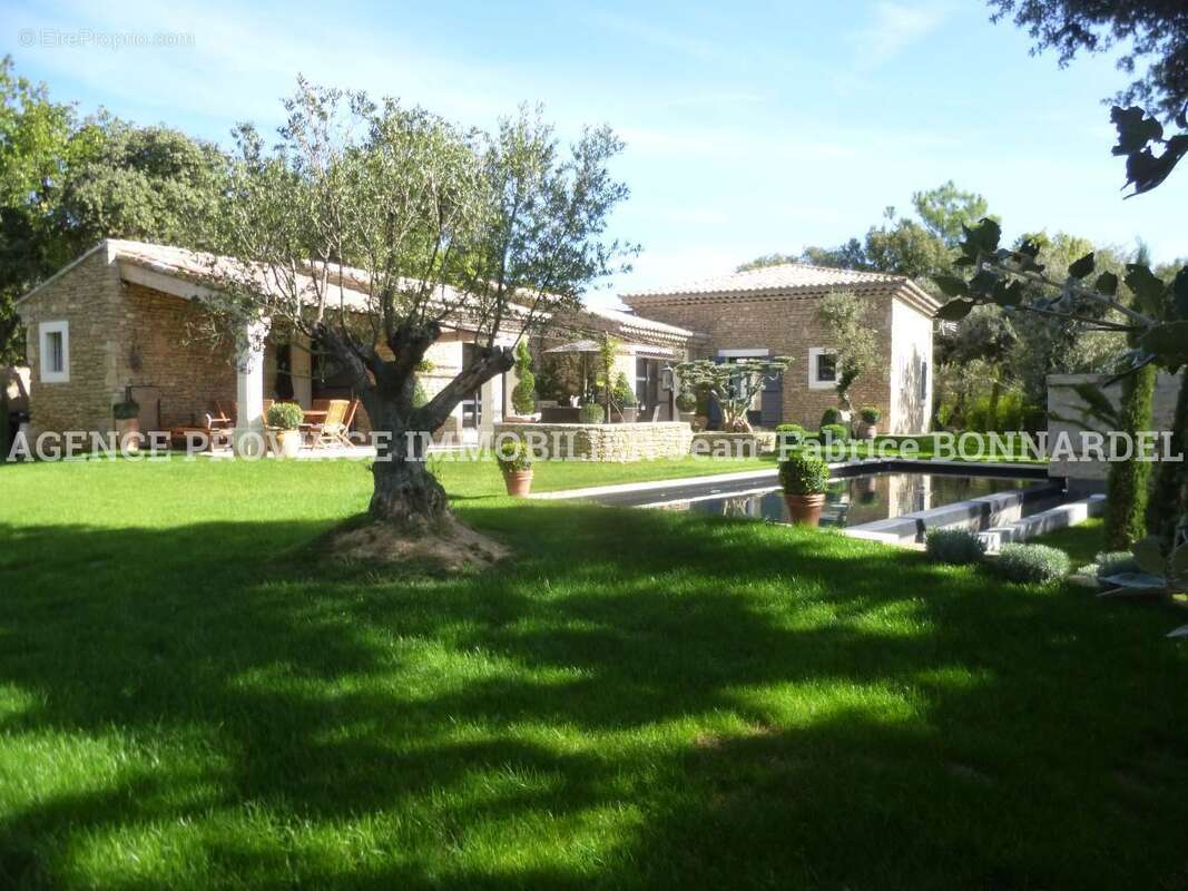 Maison à SUZE-LA-ROUSSE