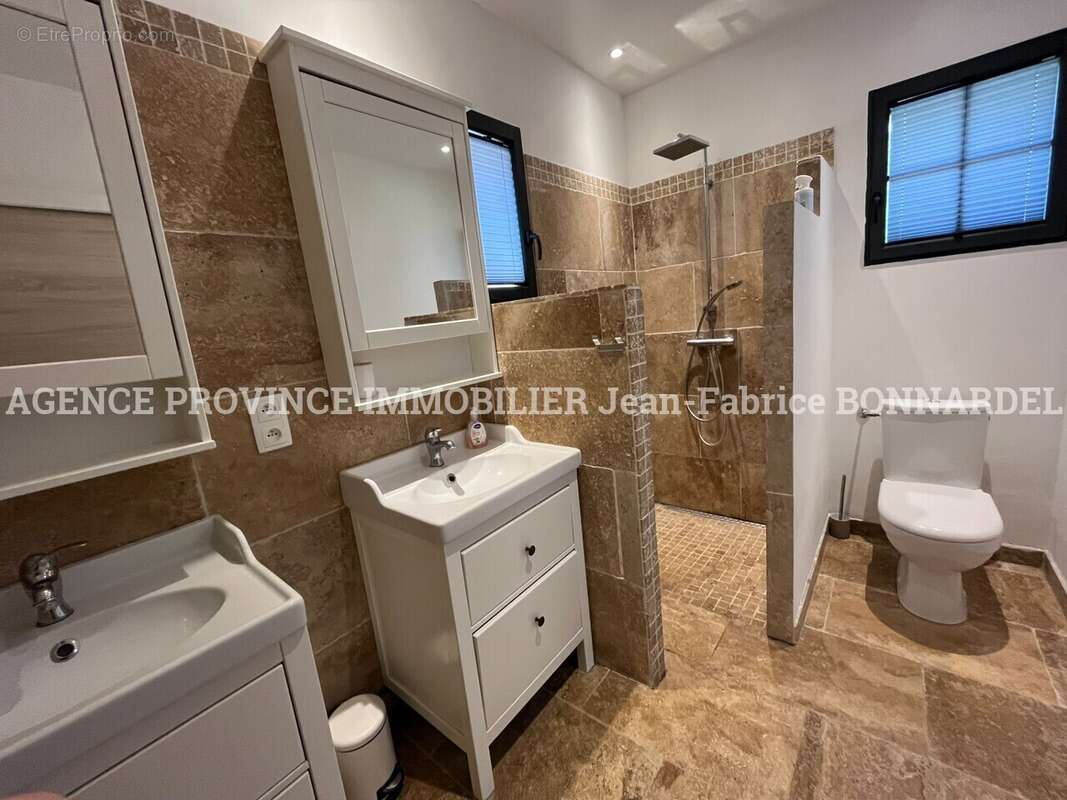 Maison à SUZE-LA-ROUSSE