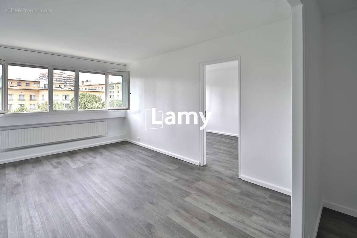 Appartement à PARIS-19E