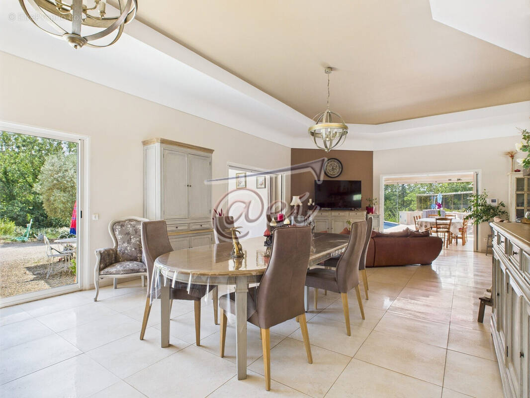 Maison à SAINT-MAXIMIN-LA-SAINTE-BAUME