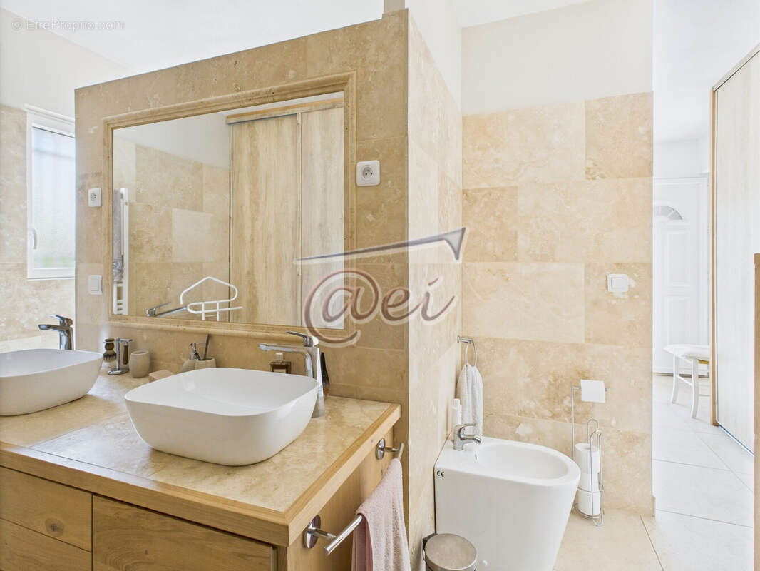 Maison à SAINT-MAXIMIN-LA-SAINTE-BAUME